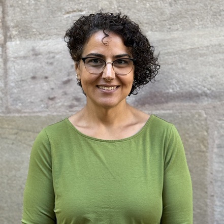 Frau Özlem Öz
